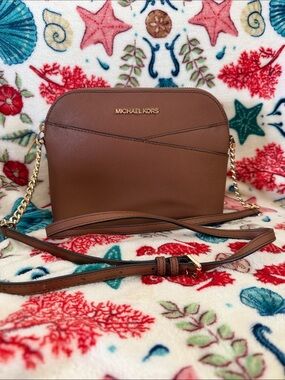 Michael Kors Jet Set Travel Medium Dome Crossbody Bag